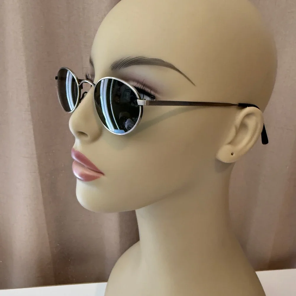 RE 801 Vintage Oval Sunglasses Gunmetal Metal Frame Italy 46-22 135mm